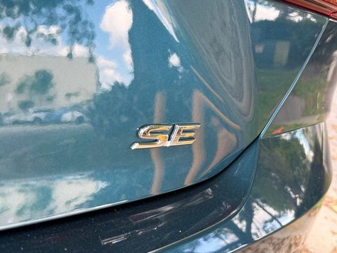Used 2025 Toyota Camry SE FWD image 31