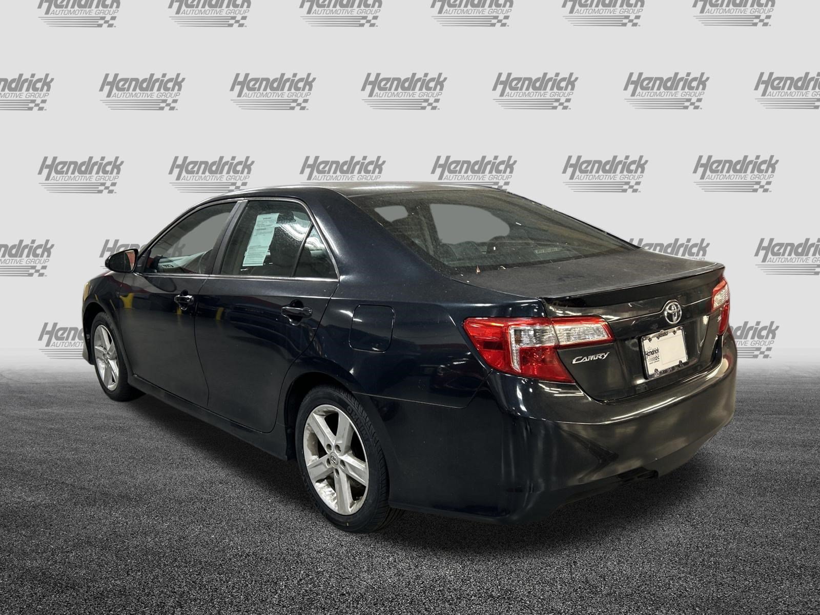 Used 2014 Toyota Camry SE FWD image 7