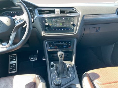 Used 2022 Volkswagen Tiguan SEL R-Line AWD/4WD image 11