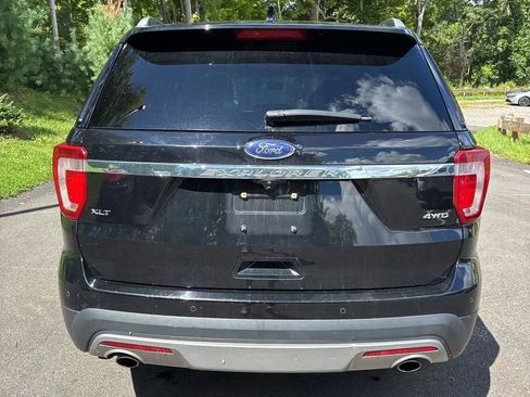 Used 2016 Ford Explorer XLT w/ Equipment Group 202A AWD/4WD image 7