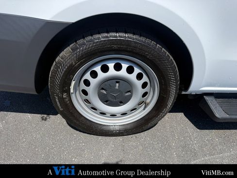 Used 2023 Mercedes-Benz Metris image 14