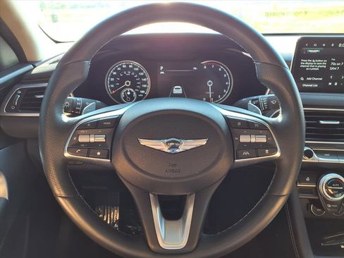 Used 2023 Genesis G70 2.0T image 17