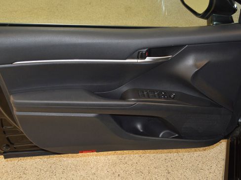 Used 2023 Toyota Camry SE image 14