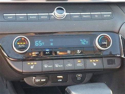 Used 2024 Hyundai Elantra Limited image 12