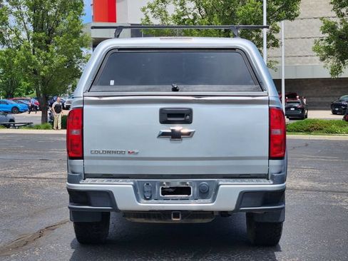 Used 2017 Chevrolet Colorado Z71 AWD/4WD image 5