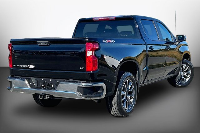 Used 2025 Chevrolet Silverado 1500 LT AWD/4WD image 2