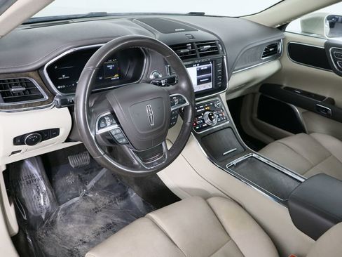 Used 2017 Lincoln Continental Reserve w/ Technology Package image 27