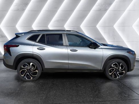 New 2026 Chevrolet Trax RS w/ Driver Confidence Package FWD image 4