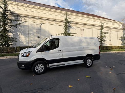 Used 2024 Ford Transit 250 Low Roof w/ Exterior Upgrade Package image 2