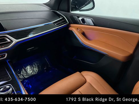 Used 2022 BMW X7 xDrive40i w/ M Sport Package AWD/4WD image 10