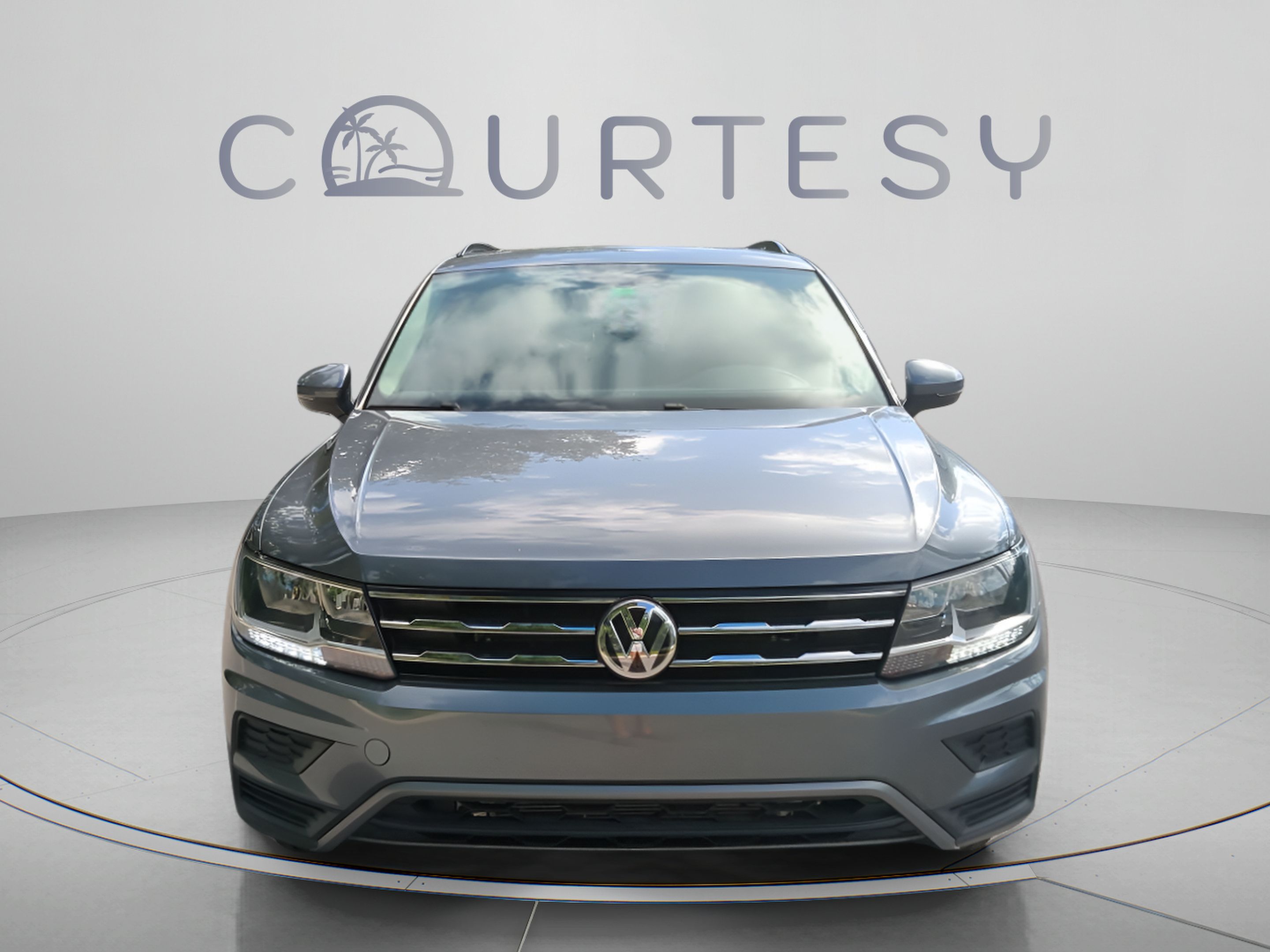 Used 2019 Volkswagen Tiguan SE w/ Panoramic Sunroof Package FWD image 10
