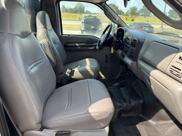 Used 2007 Ford F550 4x4 Regular Cab Super Duty image 9