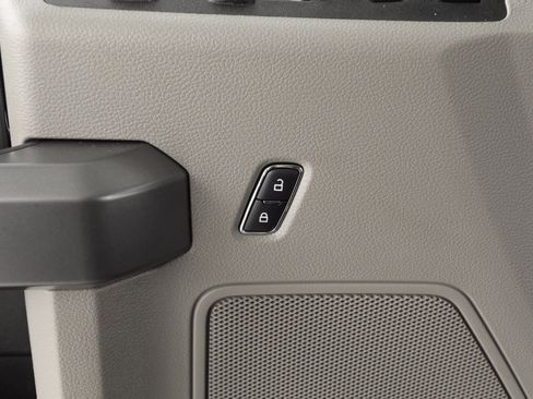 Used 2018 Ford F250 XLT w/ XLT Premium Package image 28