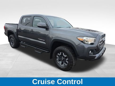 Used 2017 Toyota Tacoma TRD Off-Road w/ Tow Package (A/T) image 8