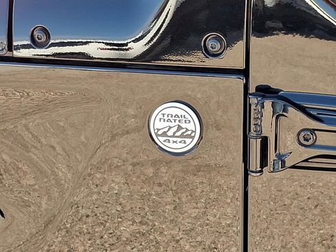 Certified 2022 Jeep Wrangler Unlimited Sahara image 32