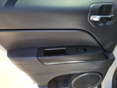 Used 2012 Jeep Patriot Limited FWD image 10