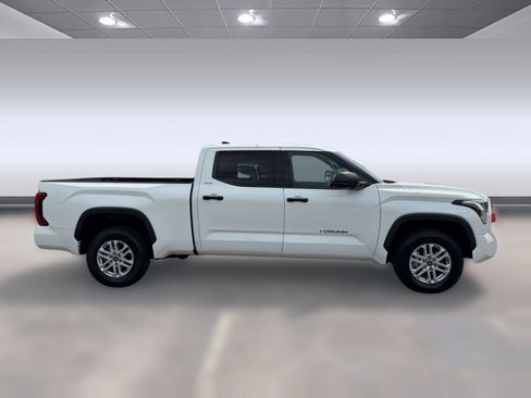 Used 2022 Toyota Tundra SR5 AWD/4WD image 8