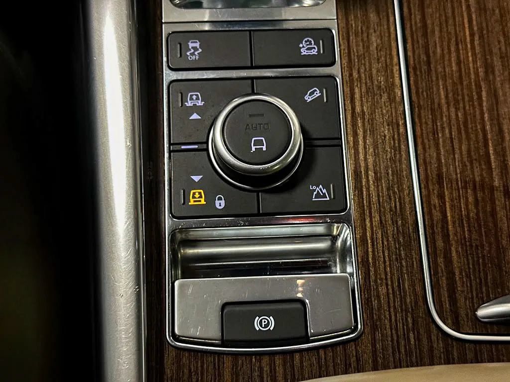 Used 2019 Land Rover Range Rover Sport Supercharged AWD/4WD image 48