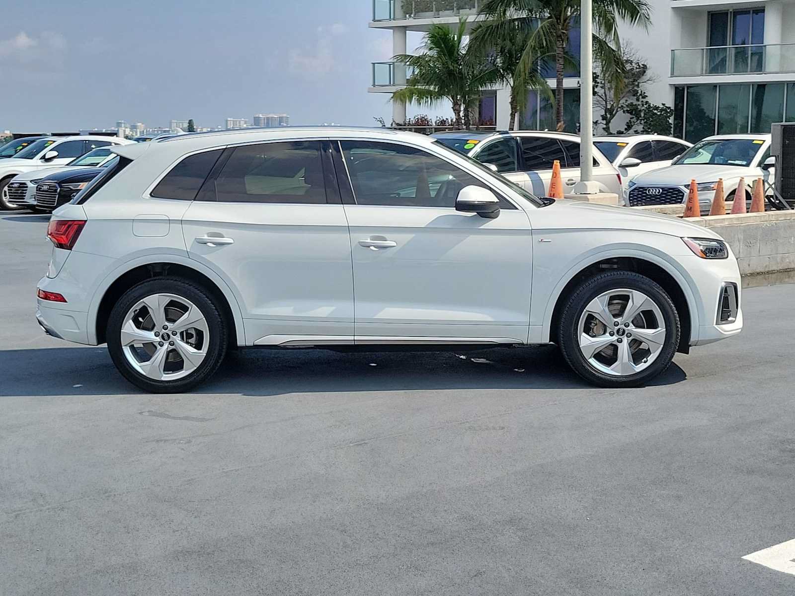 Certified 2023 Audi Q5 2.0T Premium Plus w/ Premium Plus Package AWD/4WD image 7