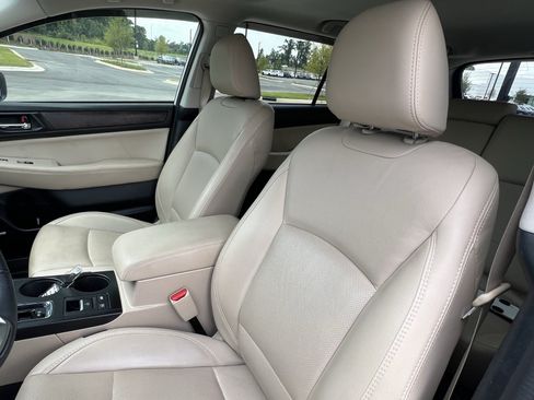 Used 2019 Subaru Outback 2.5i Limited AWD/4WD image 16
