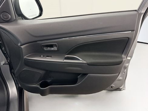 Used 2025 Mitsubishi Outlander Sport AWD image 32