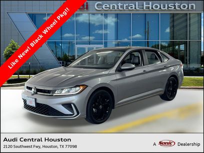 Used 2025 Volkswagen Jetta SE w/ Sunroof Package