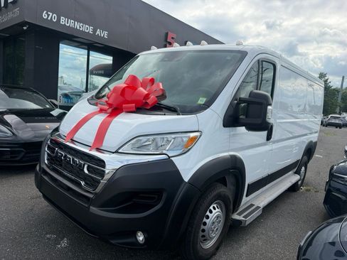 Used 2025 RAM ProMaster 2500 w/ U-Haul Equipment Group FWD image 11