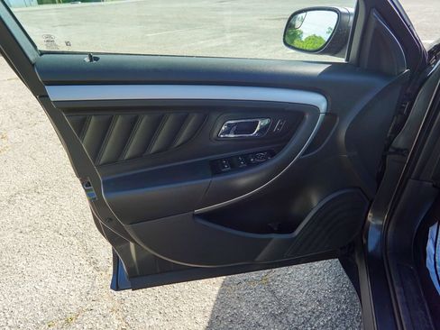 Used 2019 Ford Taurus SEL w/ Equipment Group 201A FWD image 14