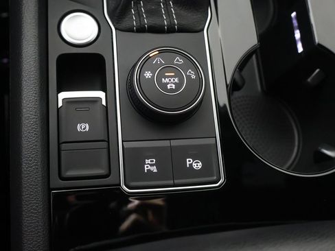 Used 2023 Volkswagen Atlas Cross Sport SEL Premium R-Line AWD/4WD image 57