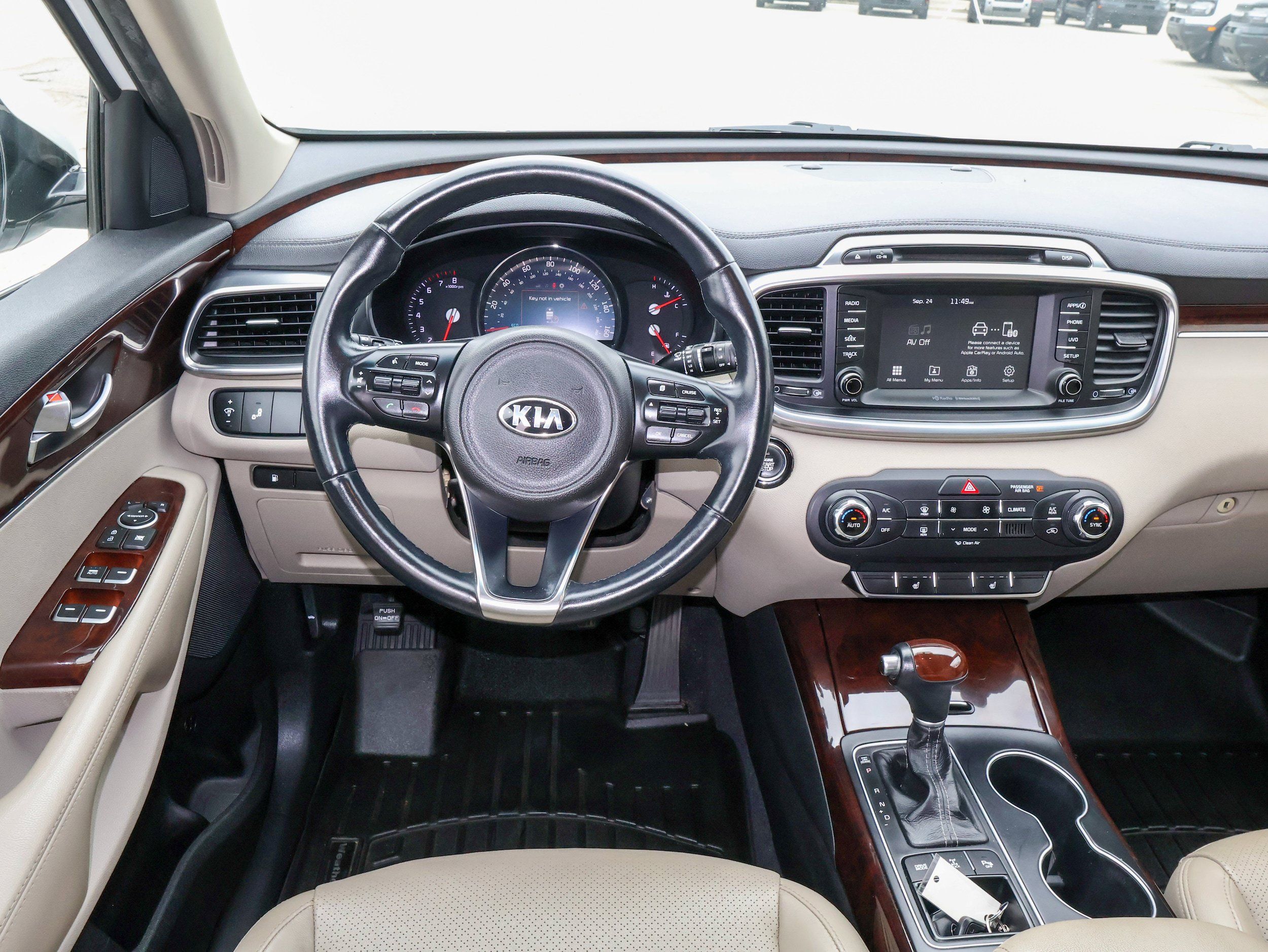 Used 2017 Kia Sorento EX AWD/4WD image 17