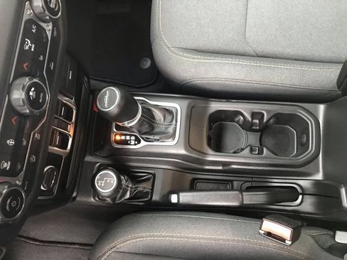 Used 2024 Jeep Gladiator Sport image 14