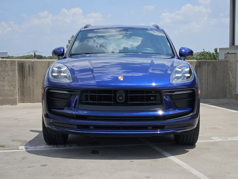 Certified 2026 Porsche Macan AWD/4WD image 11