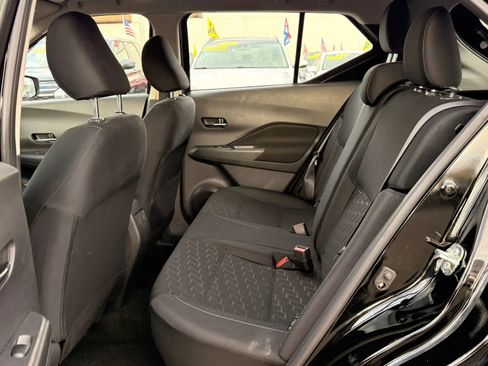 Used 2024 Nissan Kicks SV image 12