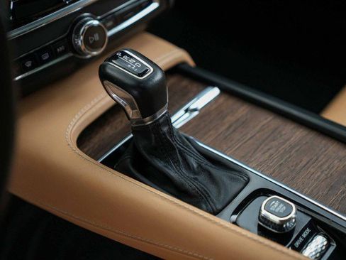 Used 2021 Volvo V90 T6 Inscription w/ Climate Package image 23