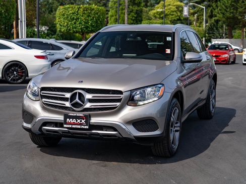 Used 2019 Mercedes-Benz GLC 300 4MATIC image 4