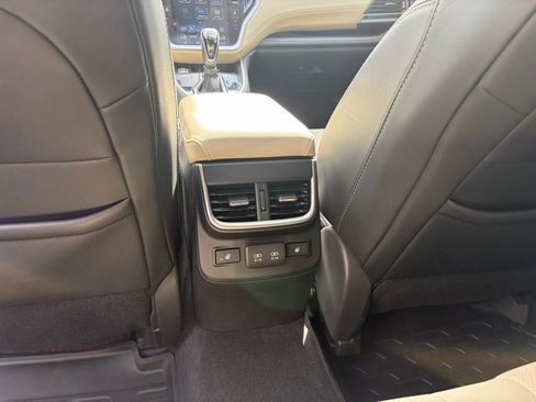 Used 2022 Subaru Outback Limited w/ Popular Package #2 AWD/4WD image 18
