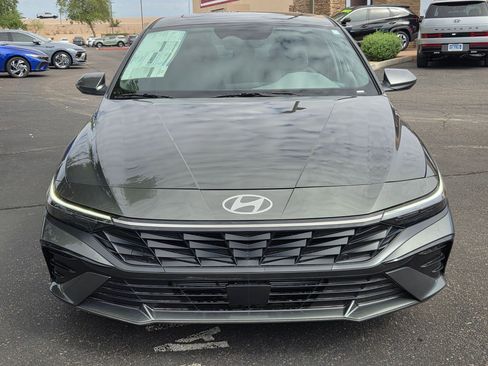 New 2025 Hyundai Elantra SEL image 2