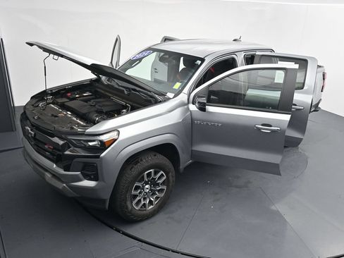 Used 2024 Chevrolet Colorado Z71 w/ Z71 Convenience Package 2 AWD/4WD image 26