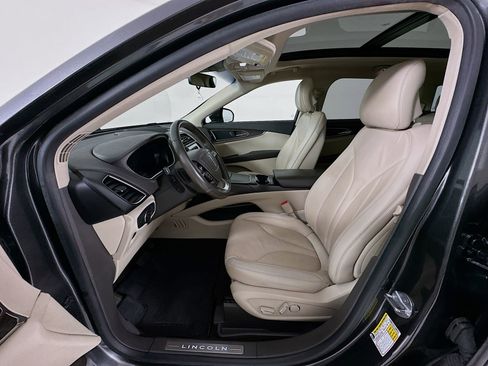 Used 2019 Lincoln Nautilus Select image 23