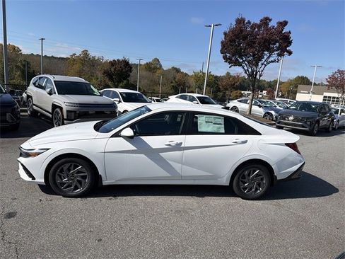 New 2026 Hyundai Elantra Blue image 4