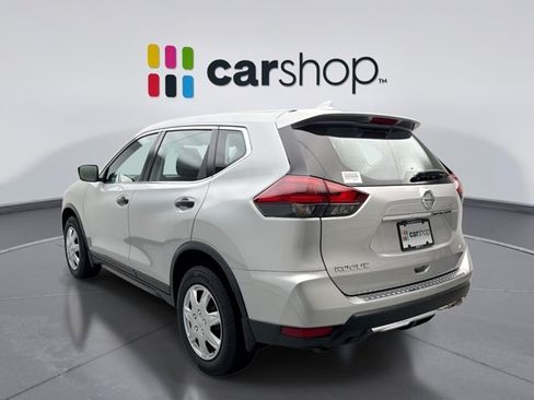Used 2018 Nissan Rogue S AWD/4WD image 3