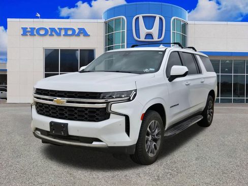 Used 2021 Chevrolet Suburban LS w/ Driver Alert Package image 5