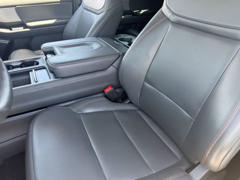 Certified 2025 Ford Expedition Active AWD/4WD image 21