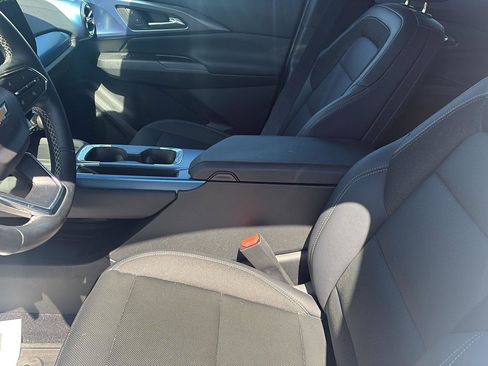 Used 2024 Chevrolet Equinox EV LT w/ LPO, Blackout Package FWD image 6