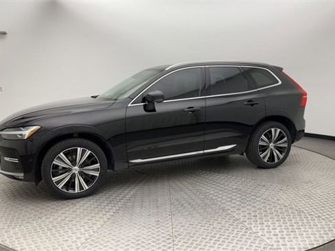 Certified 2023 Volvo XC60 B5 Plus w/ Climate Package image 6