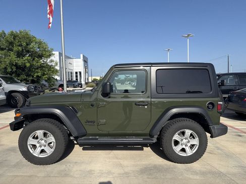 Used 2021 Jeep Wrangler Sport AWD/4WD image 5