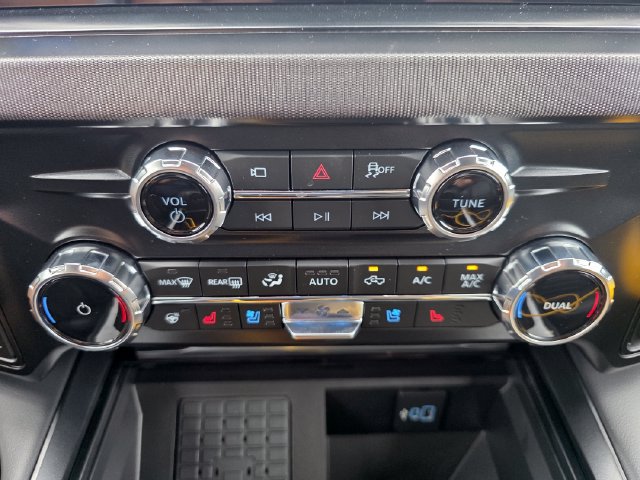 New 2027 Ford F250 Platinum w/ FX4 Off-Road Package AWD/4WD image 22
