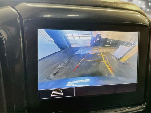 Used 2021 Chevrolet Traverse LT AWD/4WD image 13