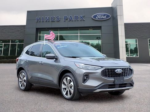 Used 2025 Ford Escape Platinum AWD/4WD image 1