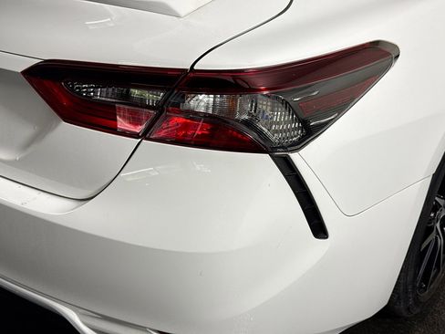 Used 2022 Toyota Camry SE w/ Convenience Package FWD image 34